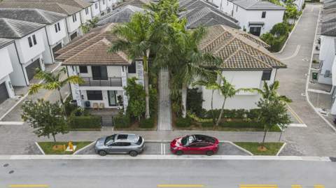8272 NW 44th Terrace, Doral FL - photo 13 of 51