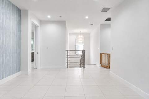 8272 NW 44th Terrace, Doral FL - photo 8 of 51