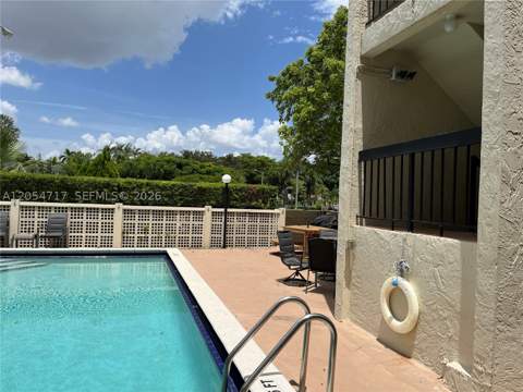 709 Curtiss Pkwy 11, Miami Springs FL - photo 6 of 26