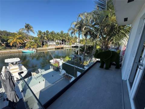 1955 NE 123rd St, North Miami FL - photo 6 of 20