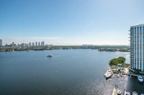 17301 Biscayne Blvd 1609, North Miami Beach FL - photo 6 of 47