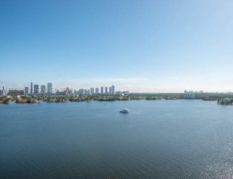 17301 Biscayne Blvd 1609, North Miami Beach FL - photo 8 of 47