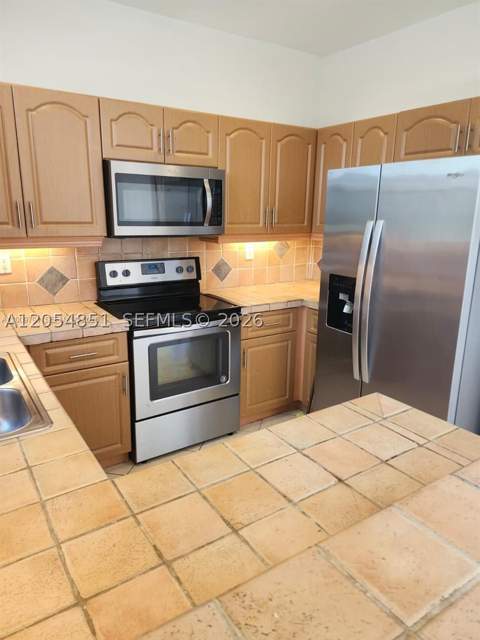 11425 NW 76th Ter, Doral FL - photo 7 of 43