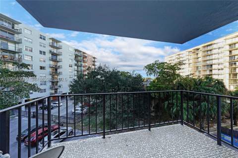 12500 NE 15th Ave 402, North Miami FL - photo 13 of 16