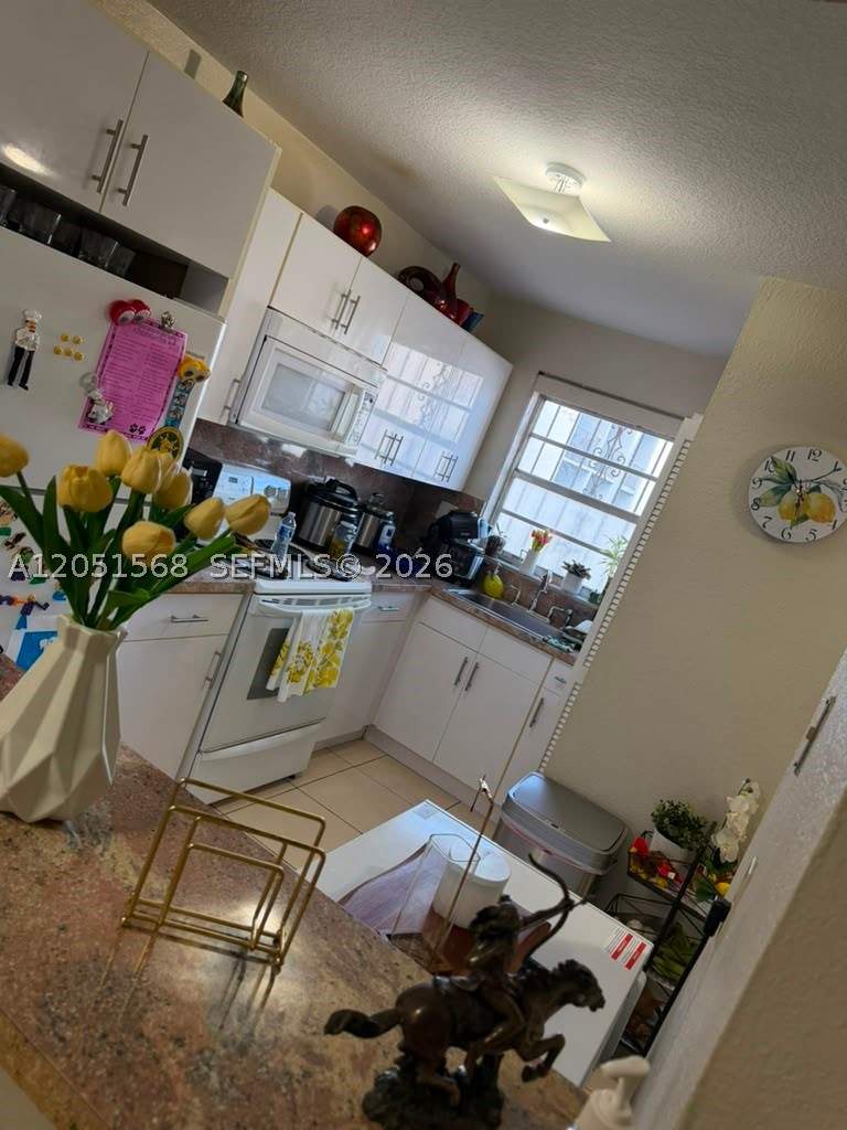 2 bedroom Condominium at 1630 W 46th St 504C, Silver Spring Tower Condo, Hialeah — photo 2