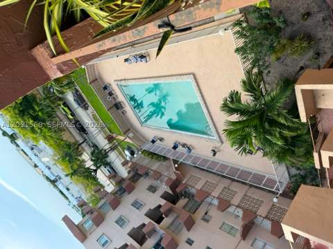 1630 W 46th St 504C, Hialeah FL - photo 8 of 10