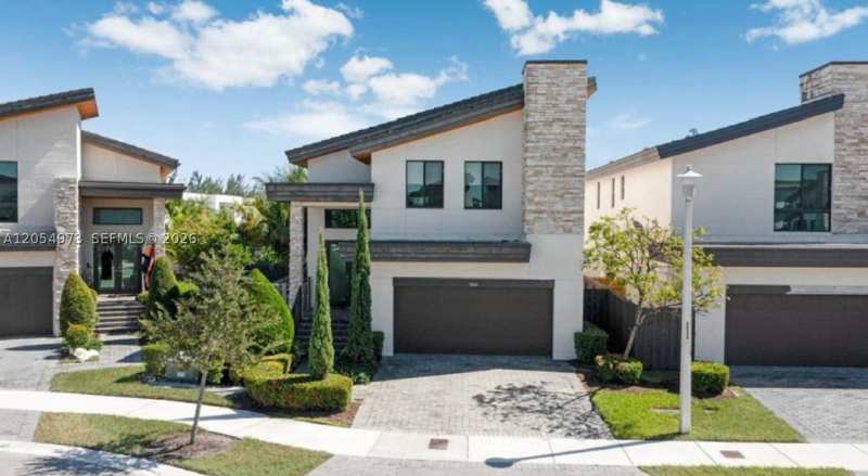 4 bedroom SingleFamilyResidence at 7641 NW 102nd Ct, Grand Bay South Estates, Doral — photo 1