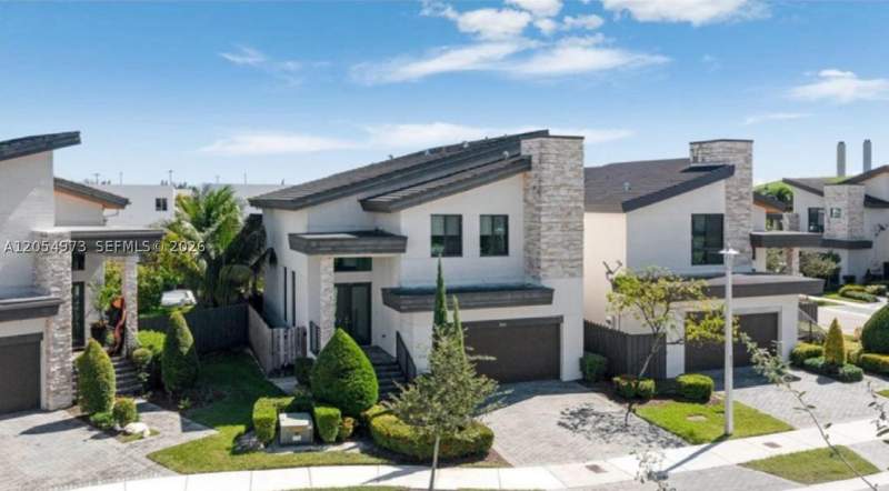 4 bedroom SingleFamilyResidence at 7641 NW 102nd Ct, Grand Bay South Estates, Doral — photo 2