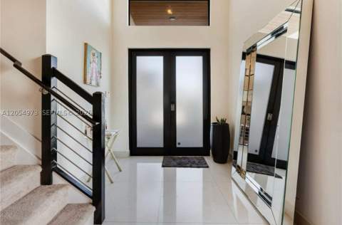 7641 NW 102nd Ct, Doral FL - photo 6 of 29