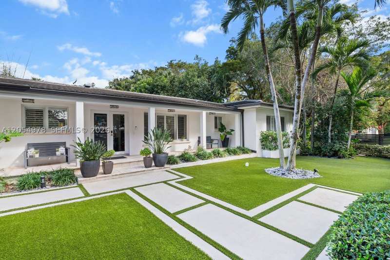 4 bedroom SingleFamilyResidence at 6511 Riviera Dr, Coral Gables Riviera Sec, Coral Gables — photo 1