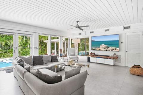 6511 Riviera Dr, Coral Gables FL - photo 6 of 26