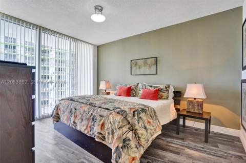 1750 N Bayshore Dr 2911, Miami FL - photo 12 of 25