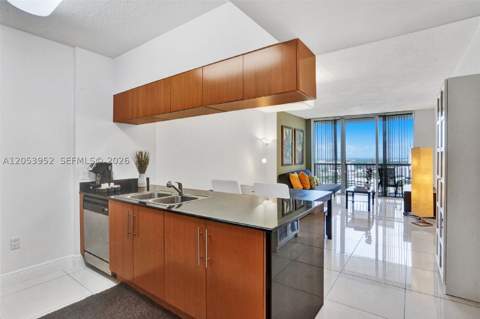 1750 N Bayshore Dr 2911, Miami FL - photo 6 of 25