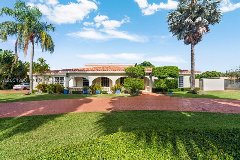 5 bedroom SingleFamilyResidence at 2605 SW 115th Ave, Coral Way Estates, Miami — photo 3