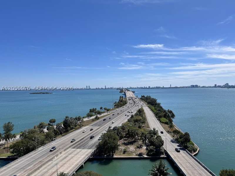 1 bedroom Condominium at 601 NE 36th St 1205, Blue Condo, Miami — photo 1