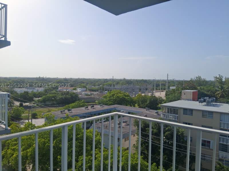 1 bedroom Condominium at 1470 NE 125th Ter 812, Three Horizons North Cond, North Miami — photo 2