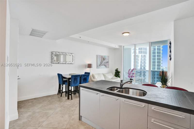 2 bedroom Condominium at 18201 Collins Ave 4705, Trump Royale Condo, Sunny Isles Beach — photo 2