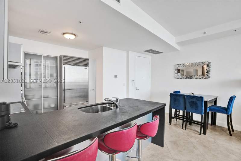 2 bedroom Condominium at 18201 Collins Ave 4705, Trump Royale Condo, Sunny Isles Beach — photo 3