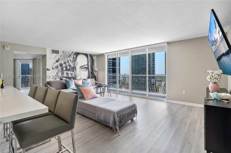2 bedroom Condominium at 1200 Brickell Bay Dr 2423, The Club At Brickell Bay, Miami — photo 1