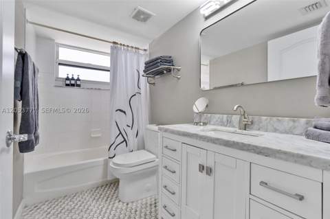 1200 Brickell Bay Dr 2423, Miami FL - photo 21 of 42