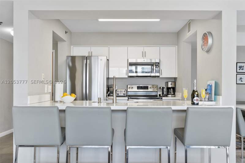 2 bedroom Condominium at 1200 Brickell Bay Dr 2423, The Club At Brickell Bay, Miami — photo 5
