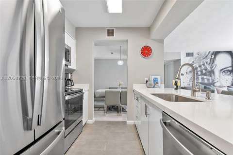 1200 Brickell Bay Dr 2423, Miami FL - photo 6 of 42
