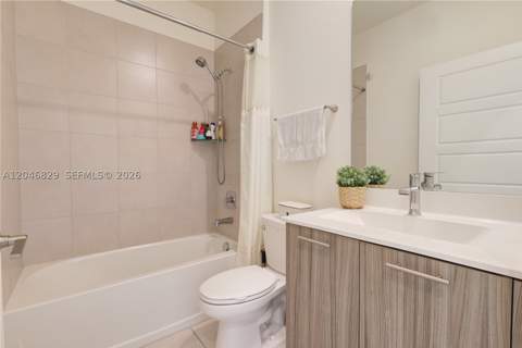 4636 NW 84th Ave 22, Doral FL - photo 11 of 35