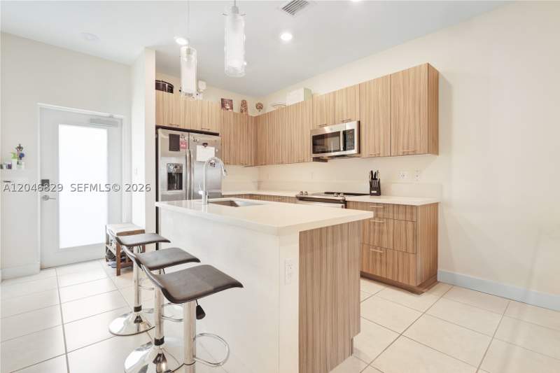 3 bedroom Condominium at 4636 NW 84th Ave 22, Downtown Doral South Phas, Doral — photo 2