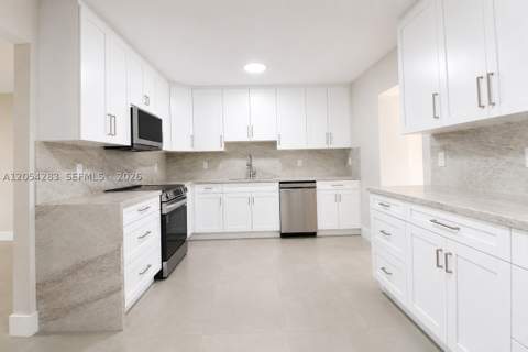 6410 SW 17th St, West Miami FL - photo 6 of 30