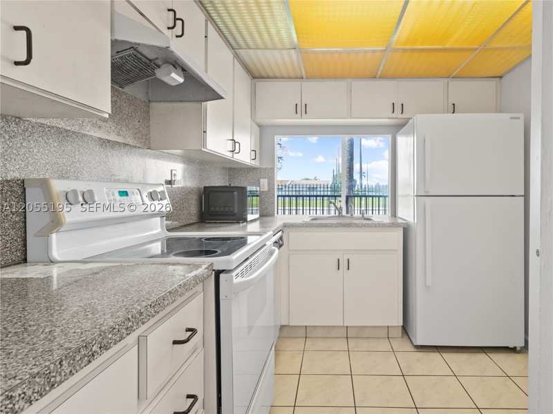 1 bedroom Condominium at 9401 SW 4th St 104, Versaille Gardens I Condo, Miami — photo 1
