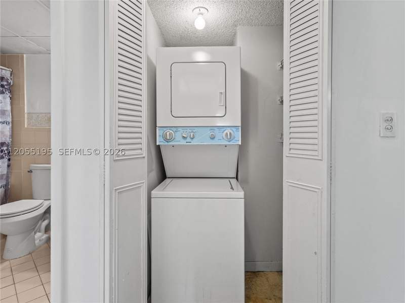 1 bedroom Condominium at 9401 SW 4th St 104, Versaille Gardens I Condo, Miami — photo 4