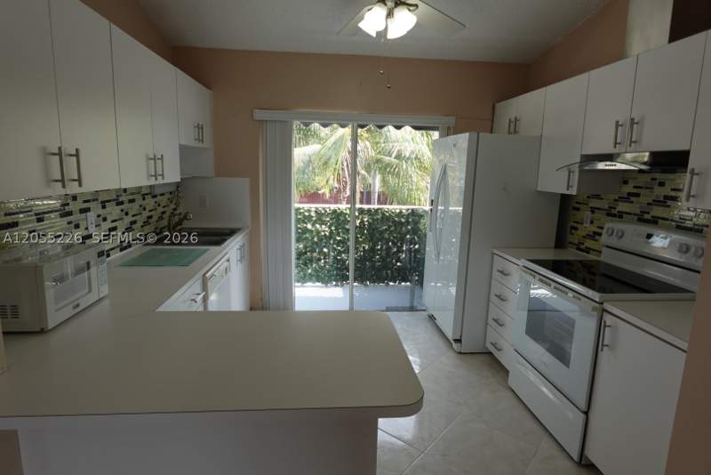 2 bedroom Condominium at 7030 NW 173rd Dr 1602, Lago Del Rey Condo, Hialeah — photo 4