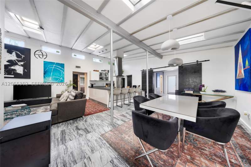 4 bedroom SingleFamilyResidence at 910 NE 81st St, Shorecrest, Miami — photo 4