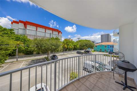 1555 N Treasure Dr 207, North Bay Village FL - photo 22 of 56