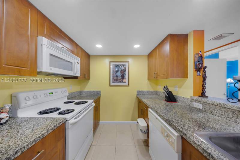 2 bedroom Condominium at 1555 N Treasure Dr 207, Breeze Condo, North Bay Village — photo 4