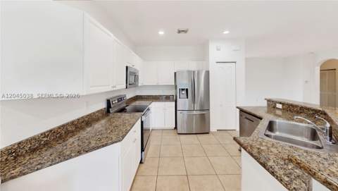 285 NE 32nd Ter, Homestead FL - photo 15 of 88