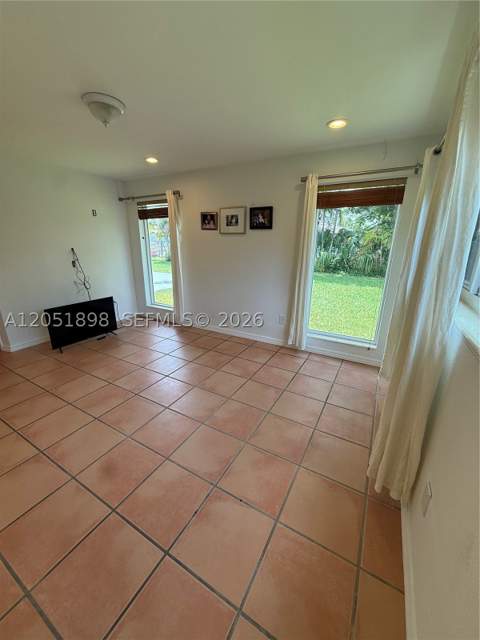 10601 SW 96th St, Miami FL - photo 6 of 33