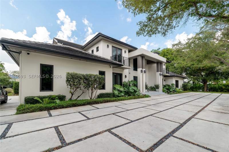 7 bedroom SingleFamilyResidence at 11200 SW 60th Ave, Killian Acres, Pinecrest — photo 3