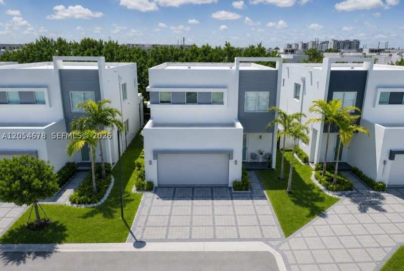 5 bedroom SingleFamilyResidence at 10384 NW 67th Ter, Doral Palms South, Doral — photo 1