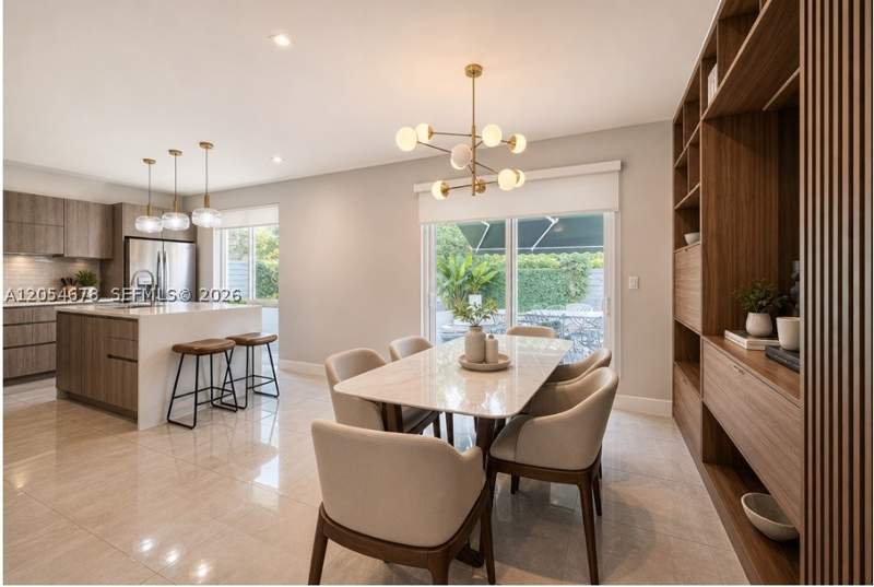 5 bedroom SingleFamilyResidence at 10384 NW 67th Ter, Doral Palms South, Doral — photo 5