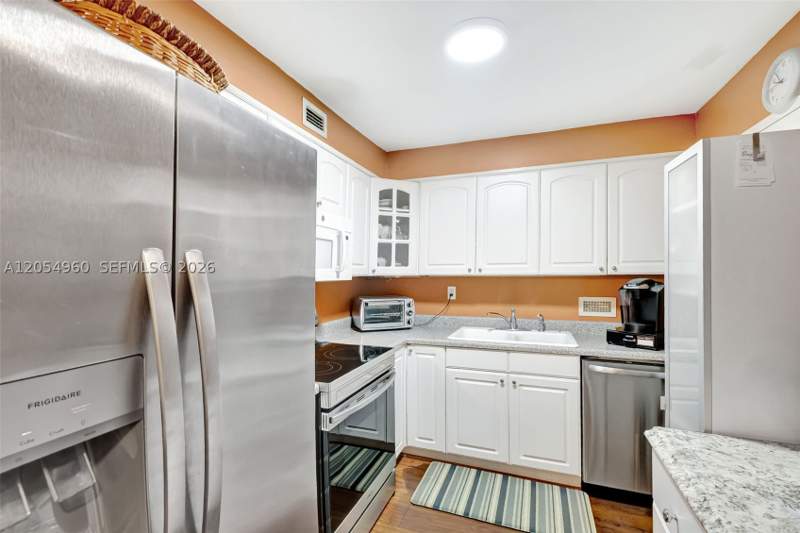 2 bedroom Condominium at 10101 E Bay Harbor Dr 502, The Belmont Condo, Bay Harbor Islands — photo 5