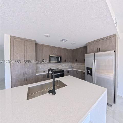 1374 NW 1st St, Florida City FL - photo 9 of 25