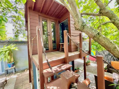2000 SW 25th St, Miami FL - photo 7 of 14