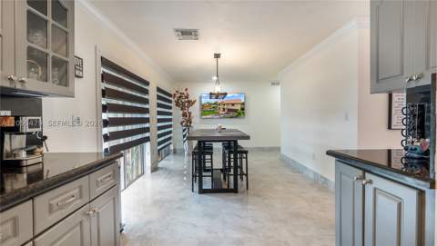 7733 NW 192 St, Hialeah FL - photo 12 of 40
