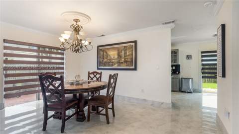 7733 NW 192 St, Hialeah FL - photo 7 of 40