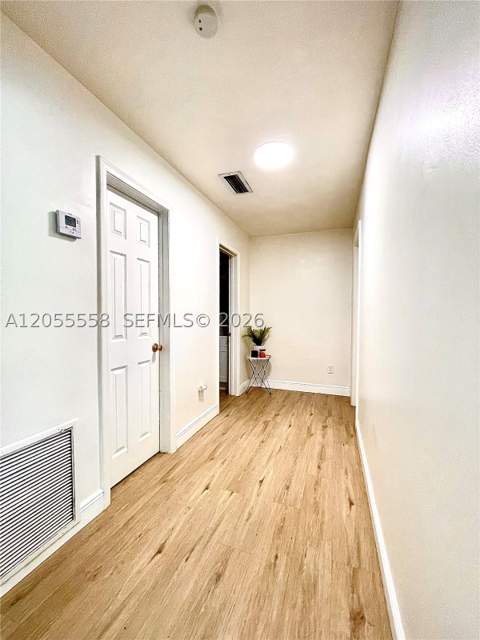 15831 Palmetto Club Dr, Miami FL - photo 6 of 11