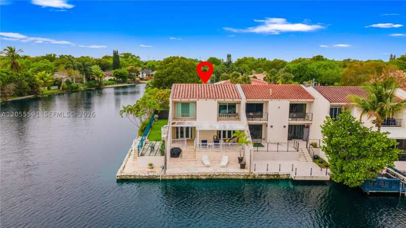 3 bedroom Townhouse at 7282 Jacaranda Ln, Miami Lakes Lake Martha S, Miami Lakes — photo 1