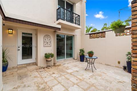 7282 Jacaranda Ln, Miami Lakes FL - photo 12 of 61