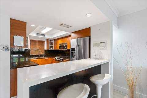 7282 Jacaranda Ln, Miami Lakes FL - photo 24 of 61
