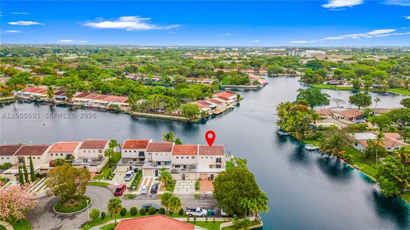 3 bedroom Townhouse at 7282 Jacaranda Ln, Miami Lakes Lake Martha S, Miami Lakes — photo 4